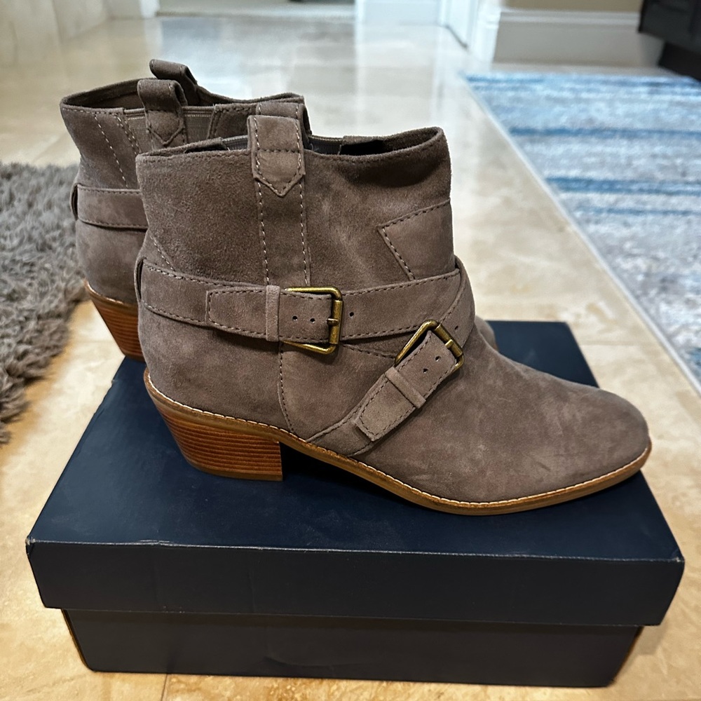 New Cole haan Botties